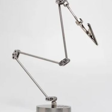 RIG-100: A Small Stainless Steel Flexible and Adjustable Bracket DS00037